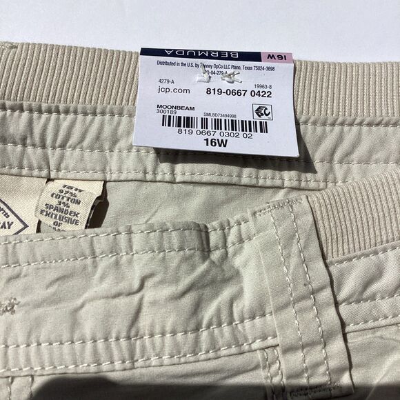 St Johns Bay Bermuda Shorts Womens Size 16W Midrise Beige - Picture 8 of 11